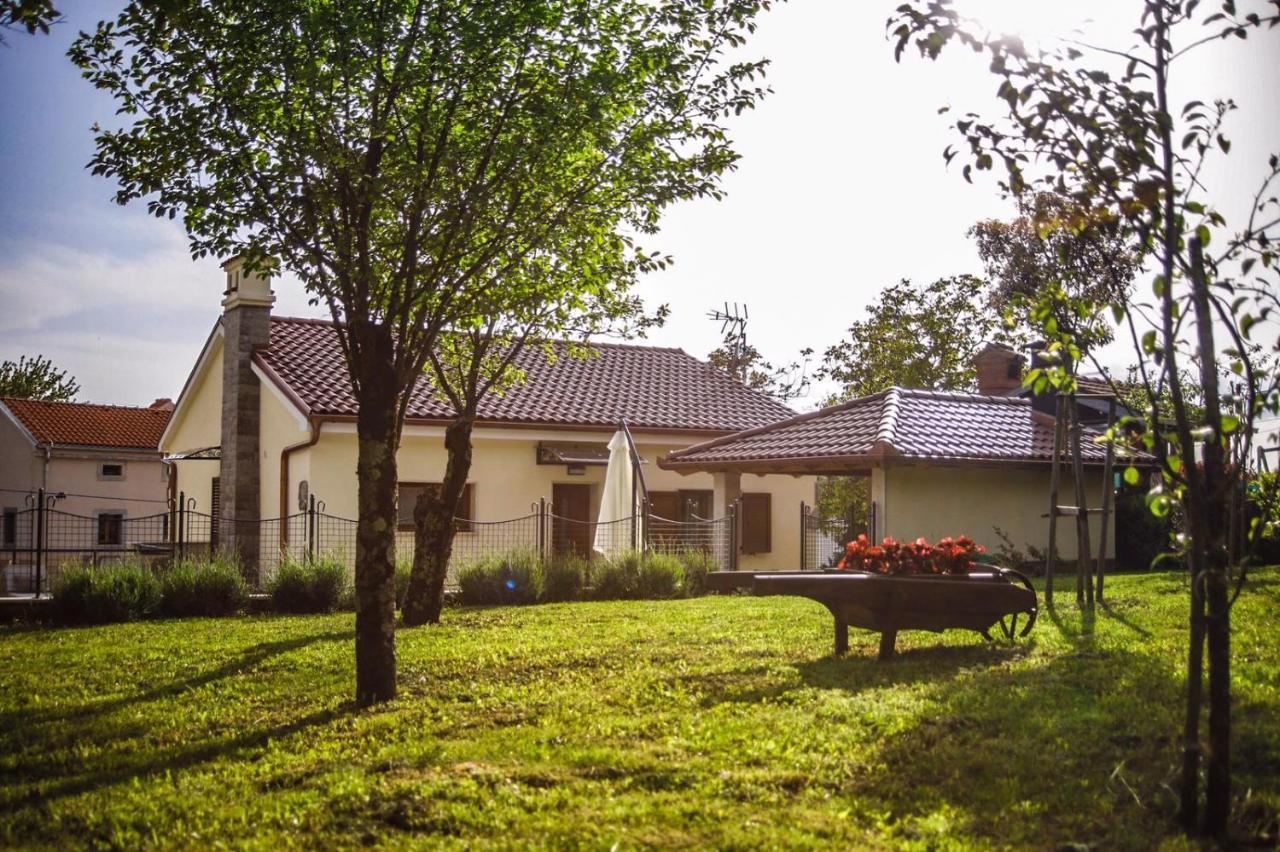 Casa Tilia Villa Sapjane Eksteriør bilde